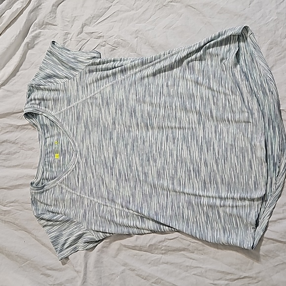 Xersion Semi-Fitted Tee - Picture 1 of 4